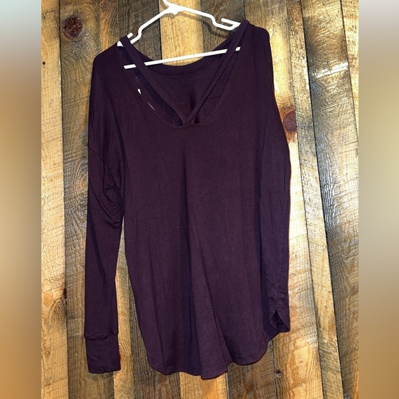 Athleta longer oversized long sleeve - Picture 2 of 2